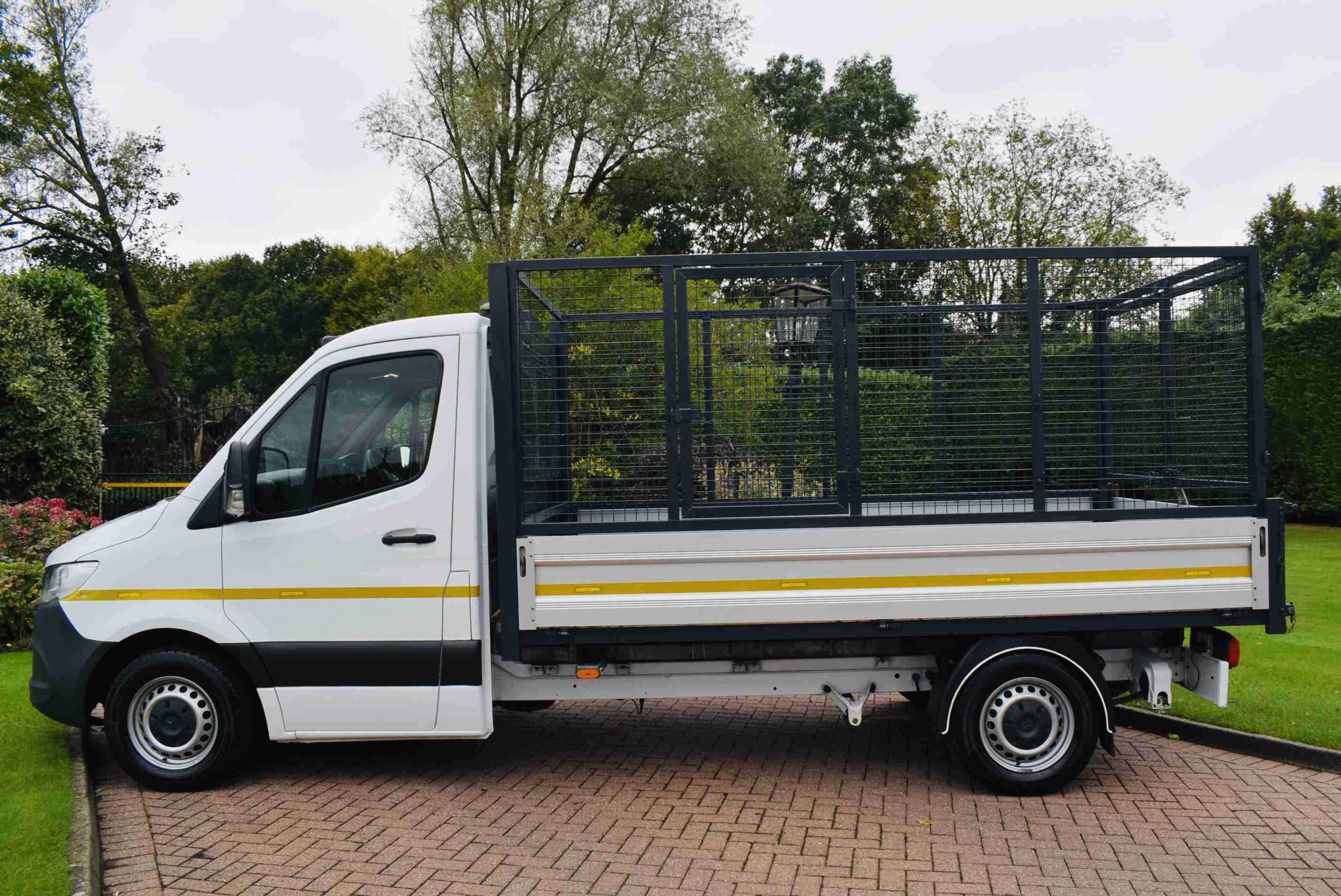 2020(20) Mercedes-Benz  314 Caged Tipper  Tippers(Single Cab) 2143