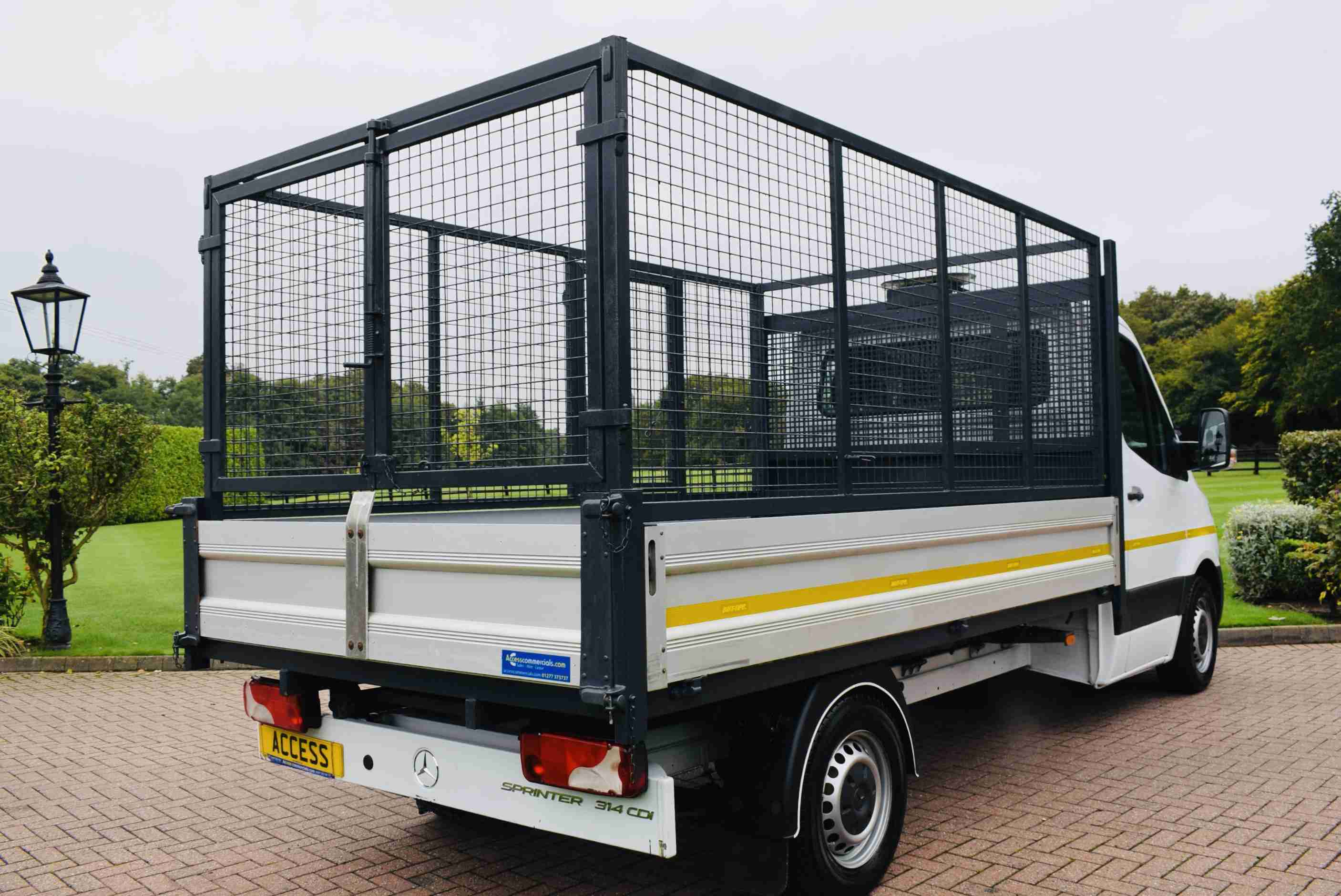 2020(20) Mercedes-Benz  314 Caged Tipper  Tippers(Single Cab) 2143