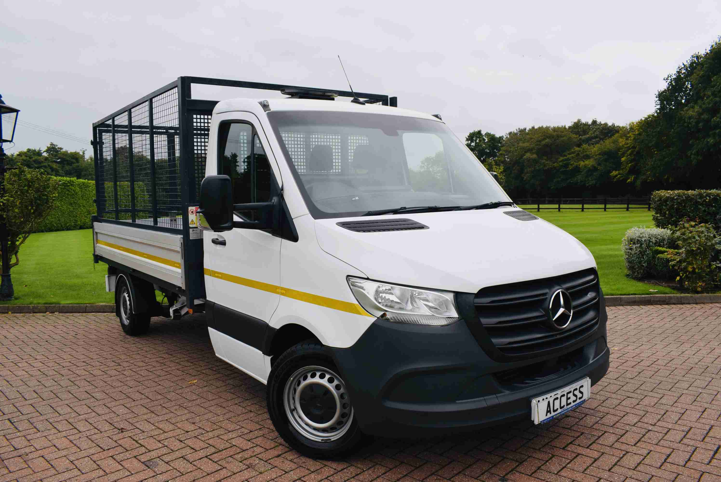 2020(20) Mercedes-Benz  314 Caged Tipper  Tippers(Single Cab) 2143