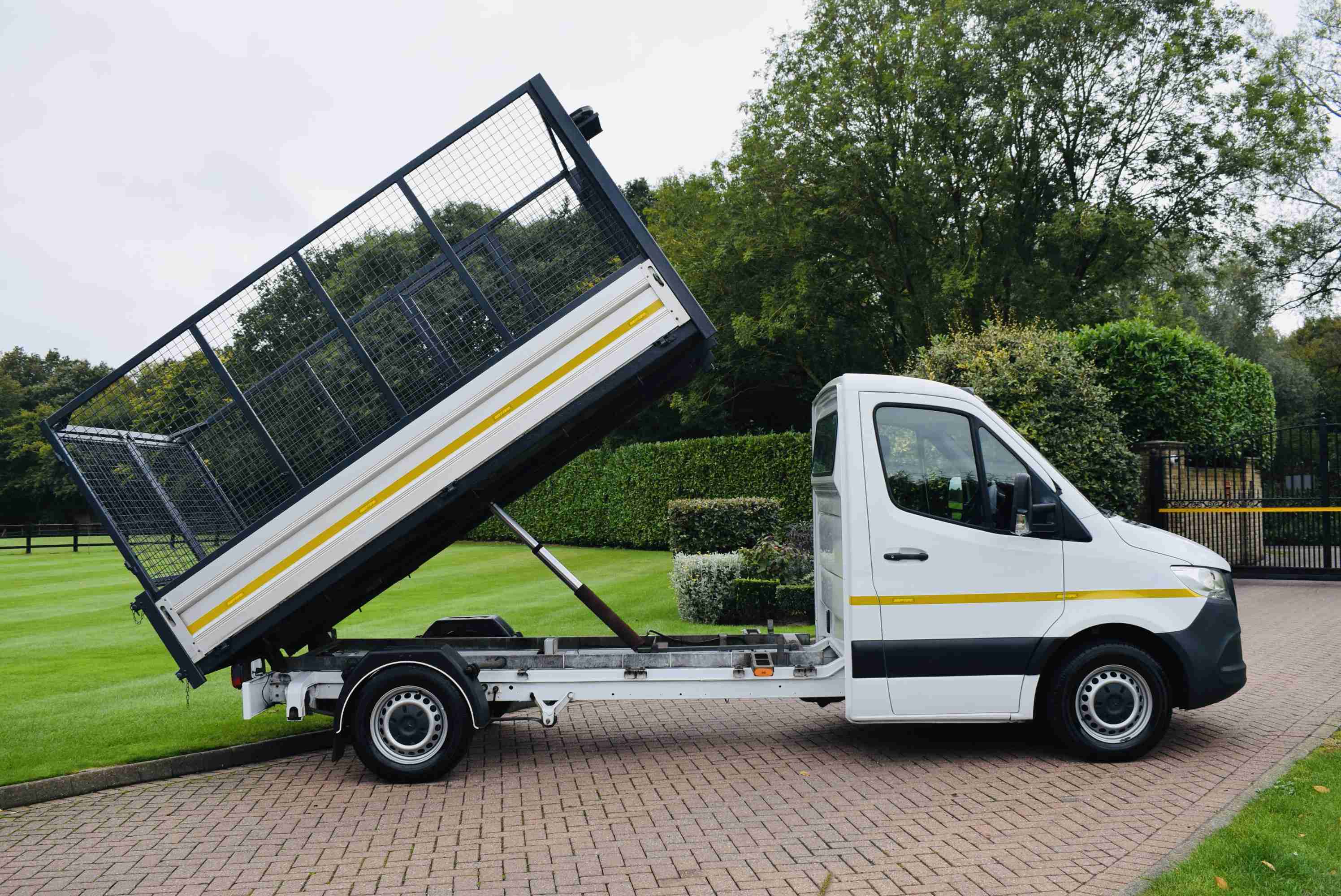 2020(20) Mercedes-Benz  314 Caged Tipper  Tippers(Single Cab) 2143