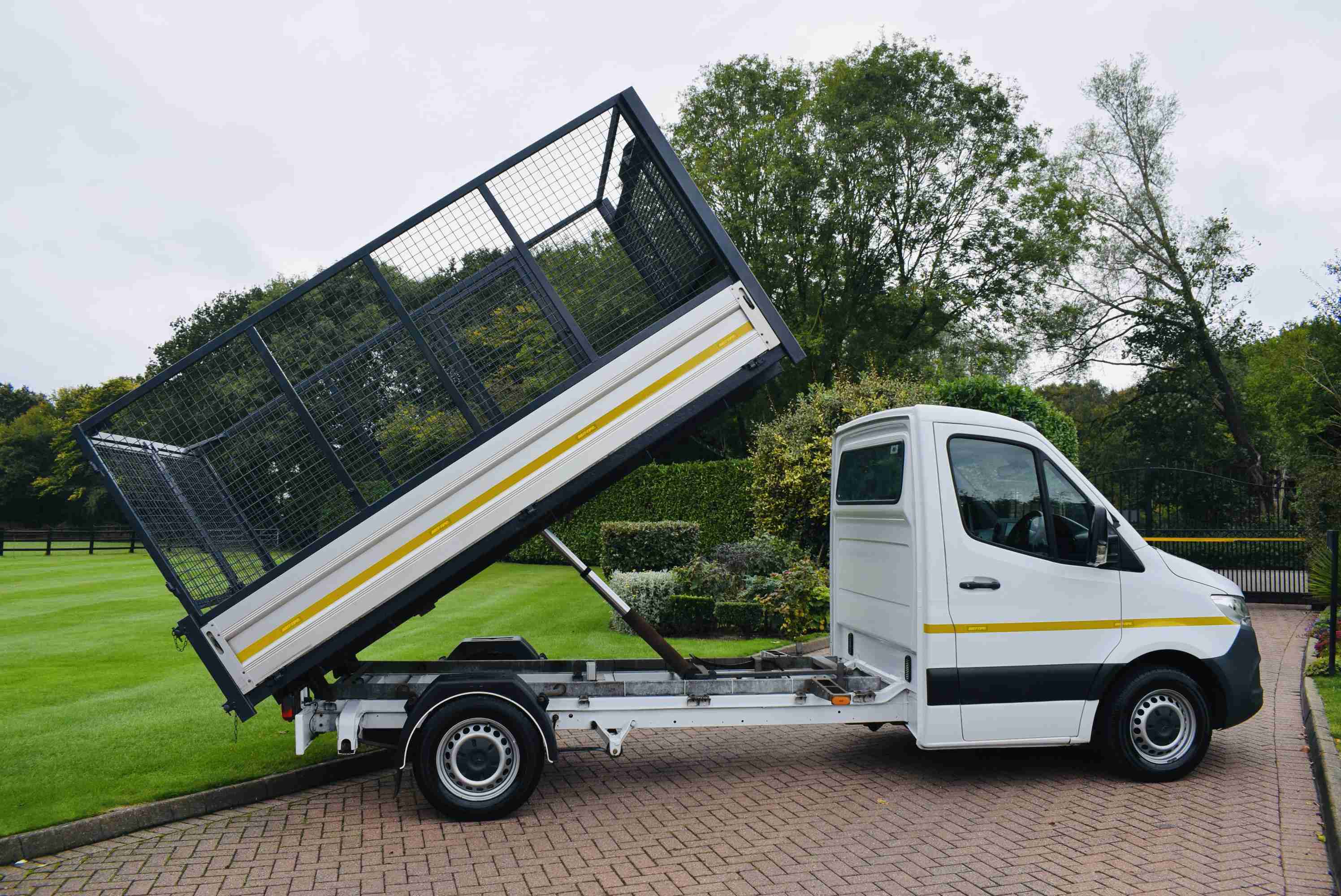 2020(20) Mercedes-Benz  314 Caged Tipper  Tippers(Single Cab) 2143