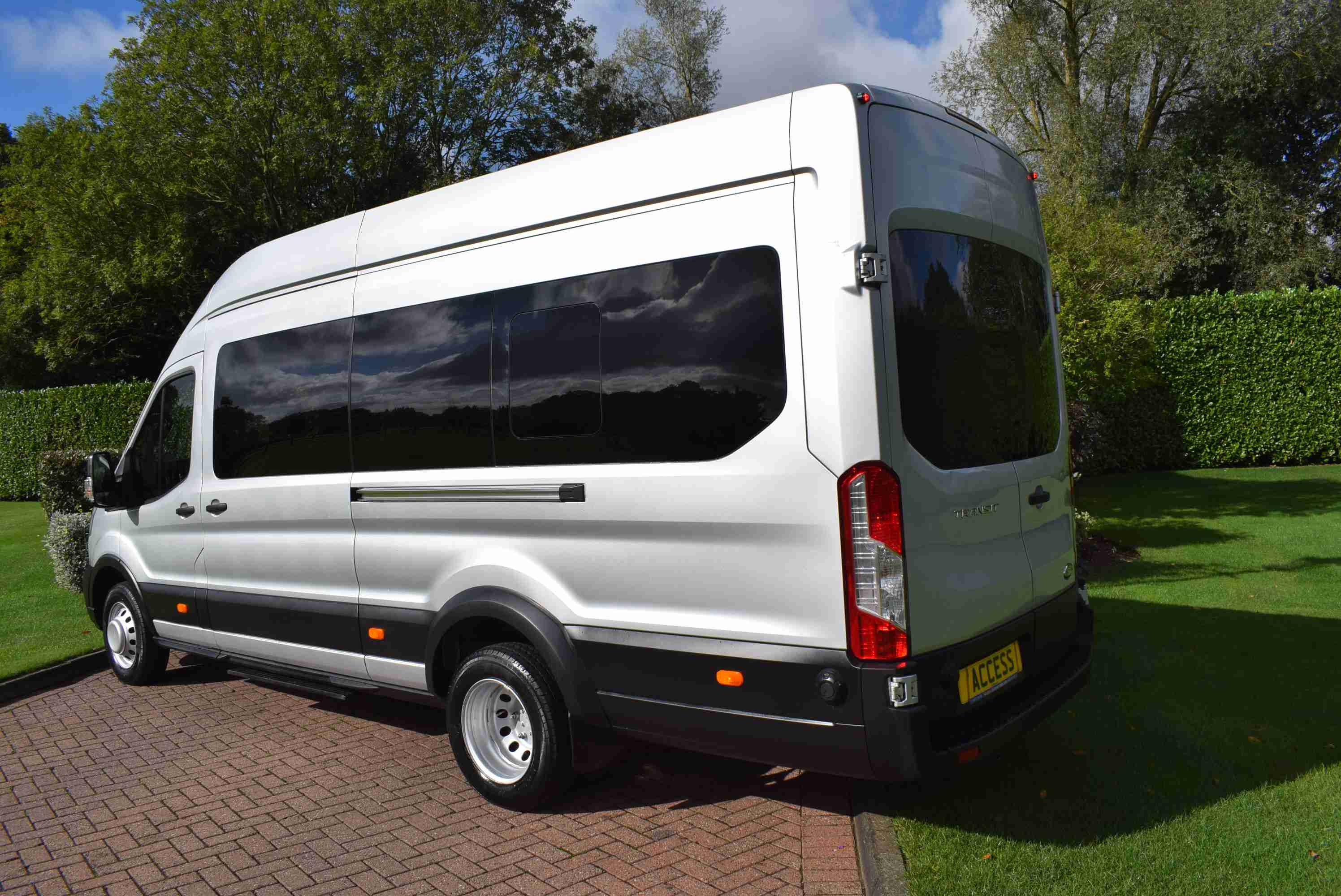 2022(22) Ford Transit Minibus 2.0 460 EcoBlue Leader RWD L4 High Roof Euro 6 (s/s) 5dr (17 Seat, DRW)
