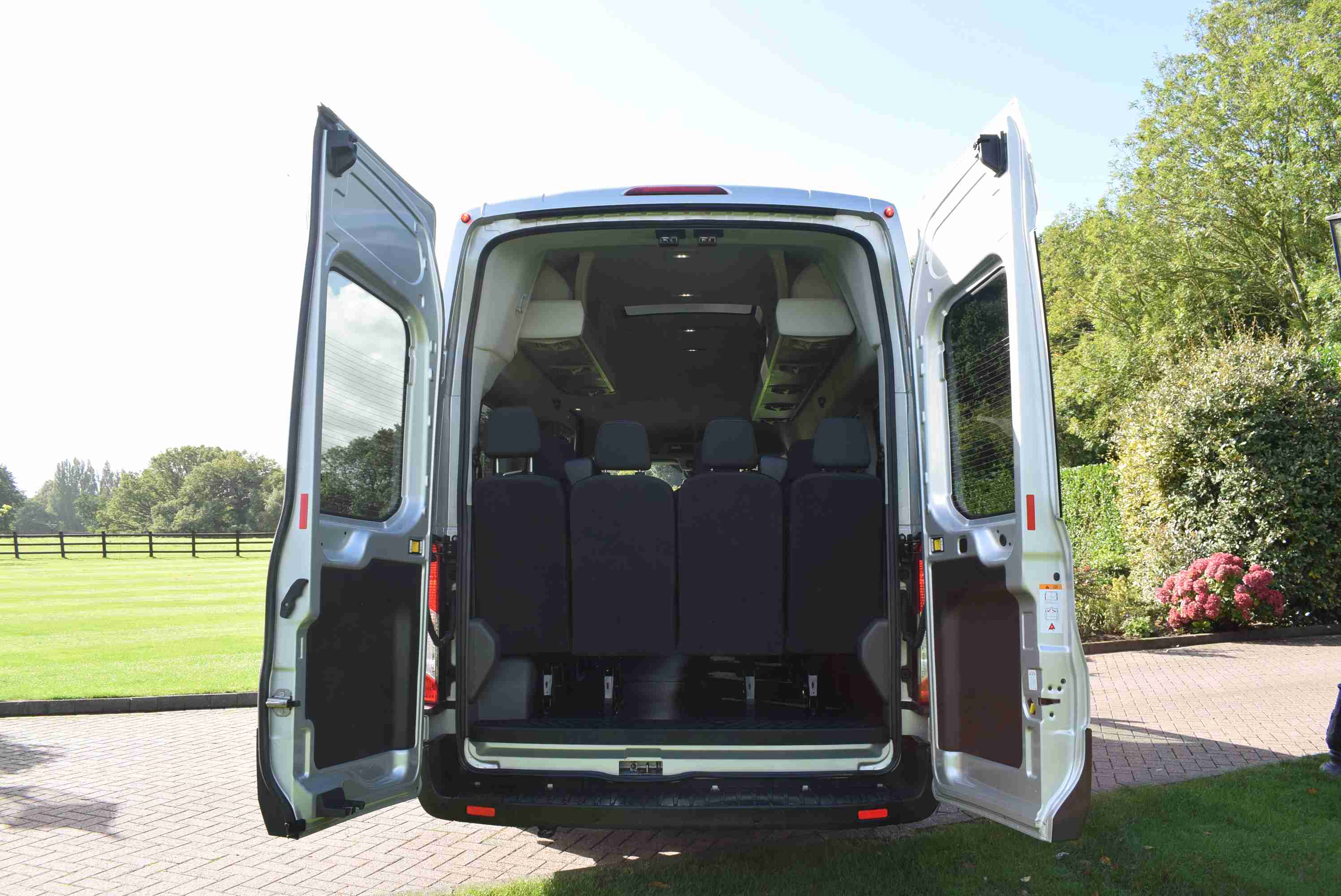 2022(22) Ford Transit Minibus 2.0 460 EcoBlue Leader RWD L4 High Roof Euro 6 (s/s) 5dr (17 Seat, DRW)