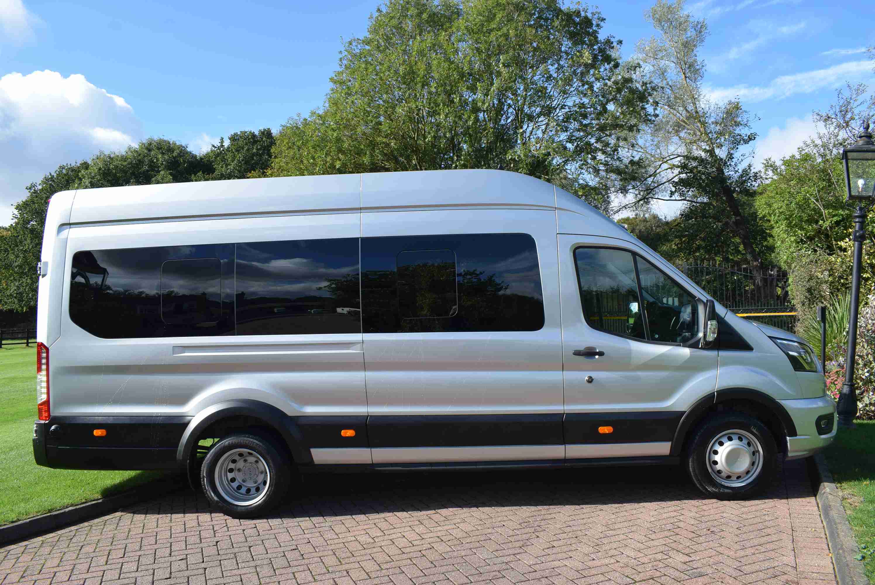 2022(22) Ford Transit Minibus 2.0 460 EcoBlue Leader RWD L4 High Roof Euro 6 (s/s) 5dr (17 Seat, DRW)