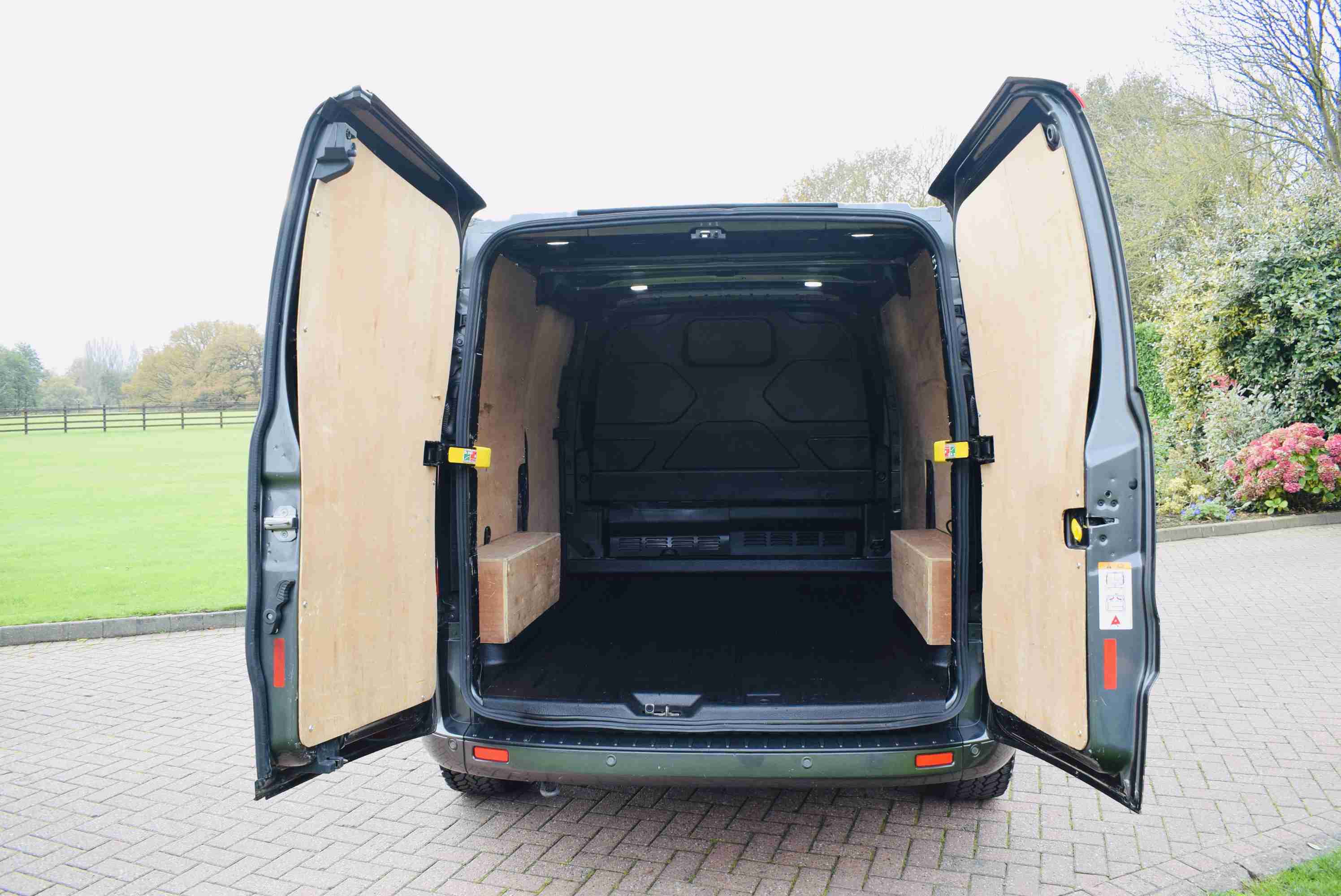 2020(20) FORD TRANSIT CUSTOM 290SPRT EBLUE A Panel Van 2.0EcoBlue 185 DPFR SS EU6